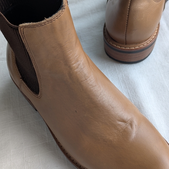Nisolo Carmen Chelsea Boot - Picture 5 of 12